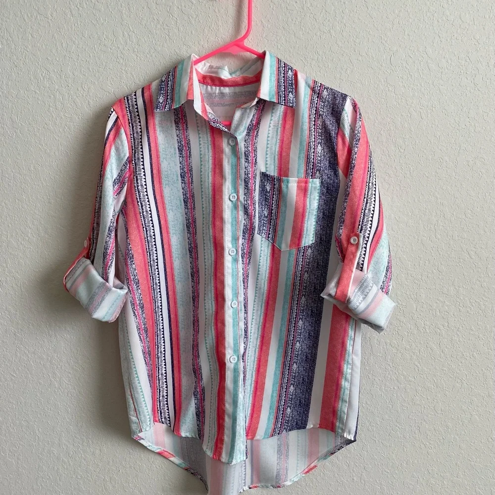 Women’s Boutique Oversized Shirt with Button Lapels on Sleeves. Size Small NWOT - Picture 6 of 14